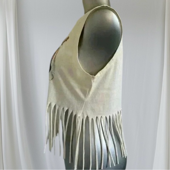 🆕Nashville Crop Top with Cut Out and Fringe - Picture 5 of 14